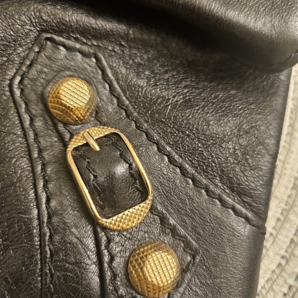 Balenciaga Classic Envelope Clutch Black Arena Leather Gold Hardware - Picture 3 of 16